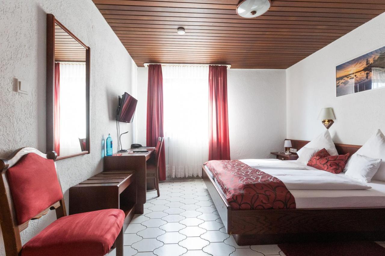 Hotel Weinhaus Wiedemann Ginsheim-Gustavsburg Esterno foto